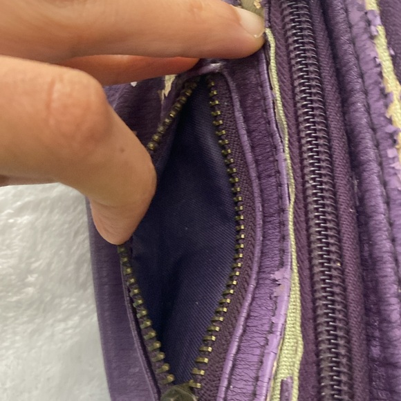 Purple faux leather wristlet wallet - Picture 12 of 17